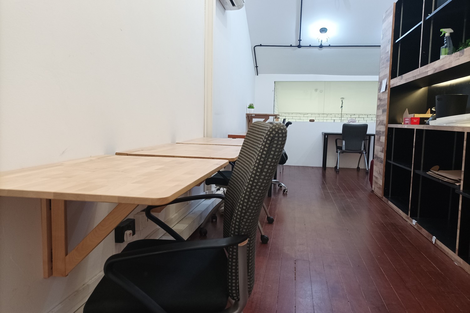 Hourly hotdesking at Jalan Besar-0
